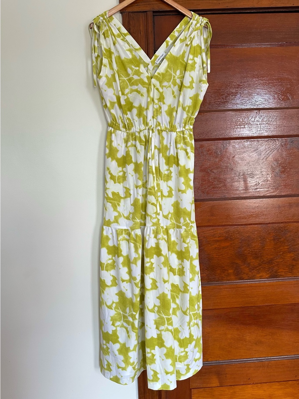 Calvin Klein V-neck Floral Sleeveless Tiered Maxi Dress In Celery White Size 10